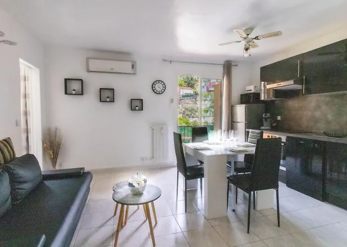Mimosas Apartment